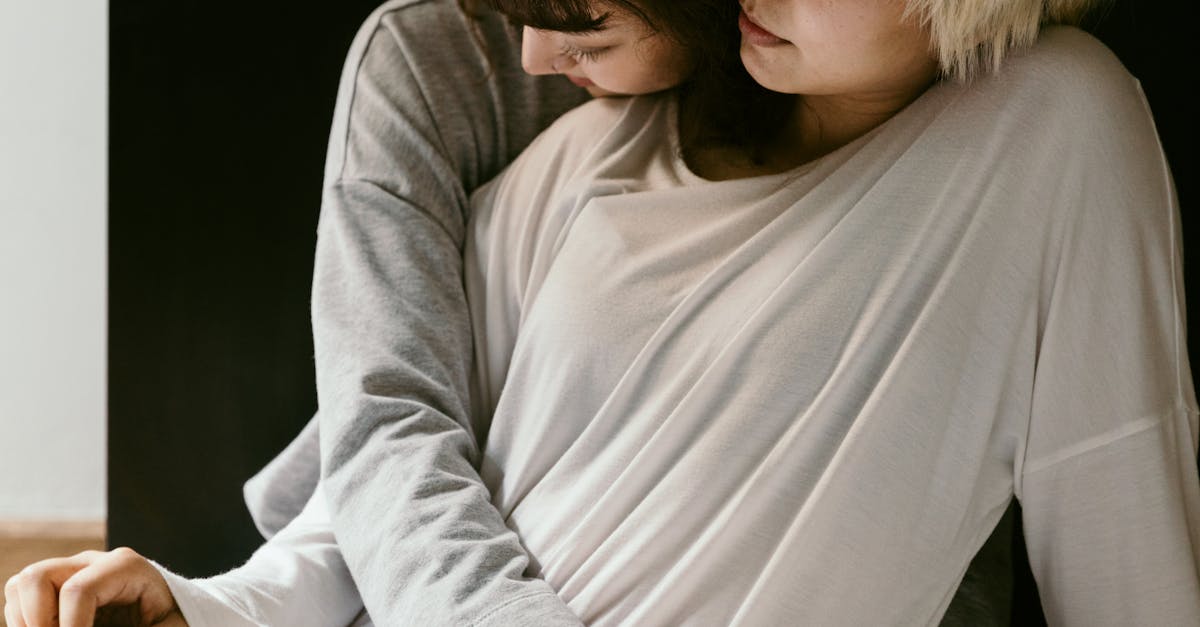 Navigating Intimacy: Reading Your Partner’s Body Language